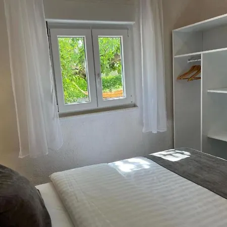 One Bedroom With Balcony 3 アパート